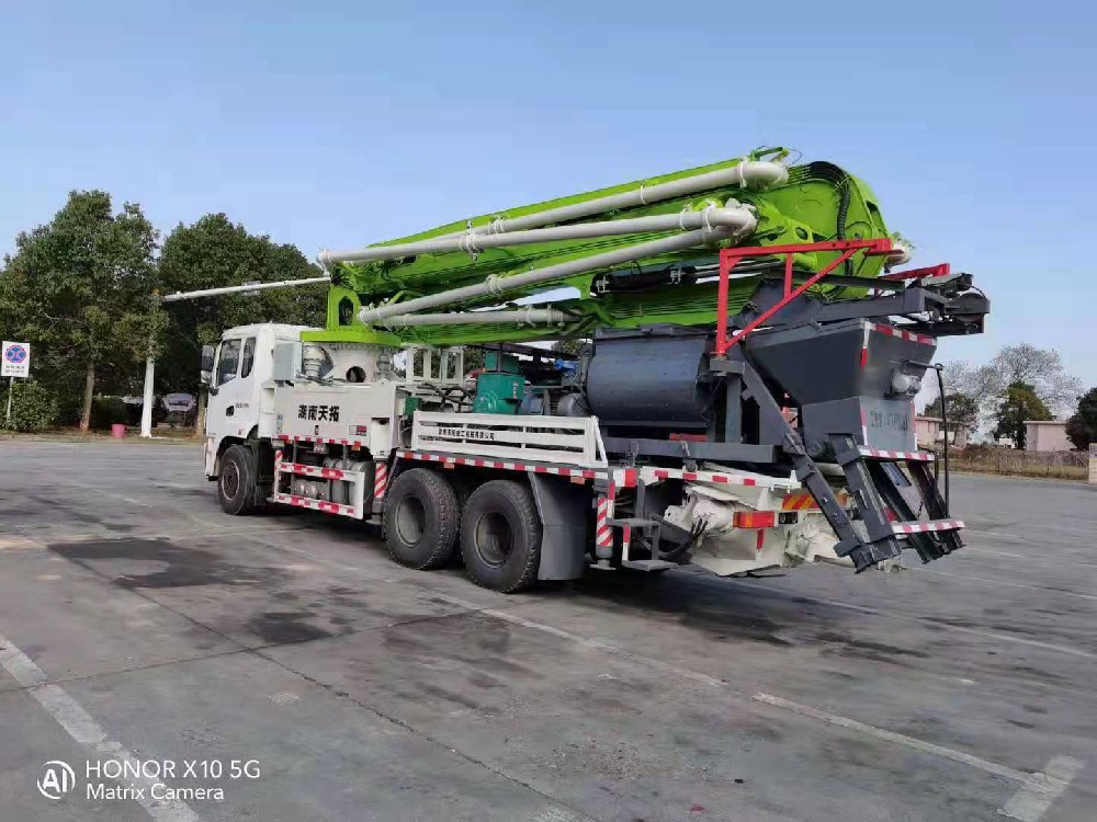 天拓重工搅拌机一体天泵车提供专业的售后服务，让你无任何后顾之忧