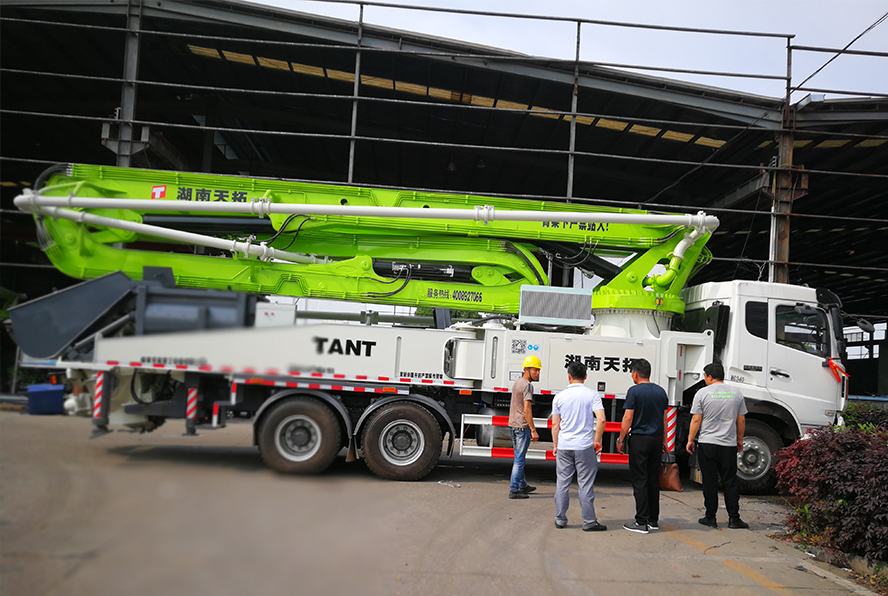 天拓—农村专用农用小型带搅拌机混凝土泵车