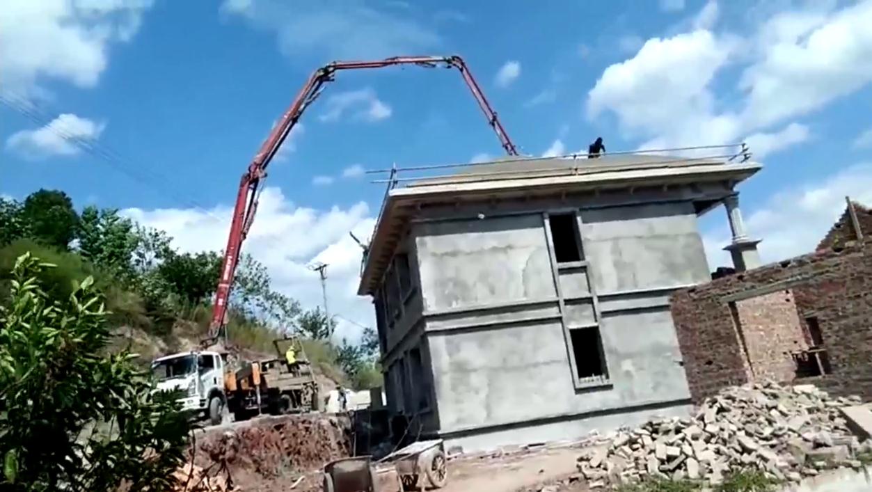 在乡镇施工建房子，之所以选择搅拌泵车