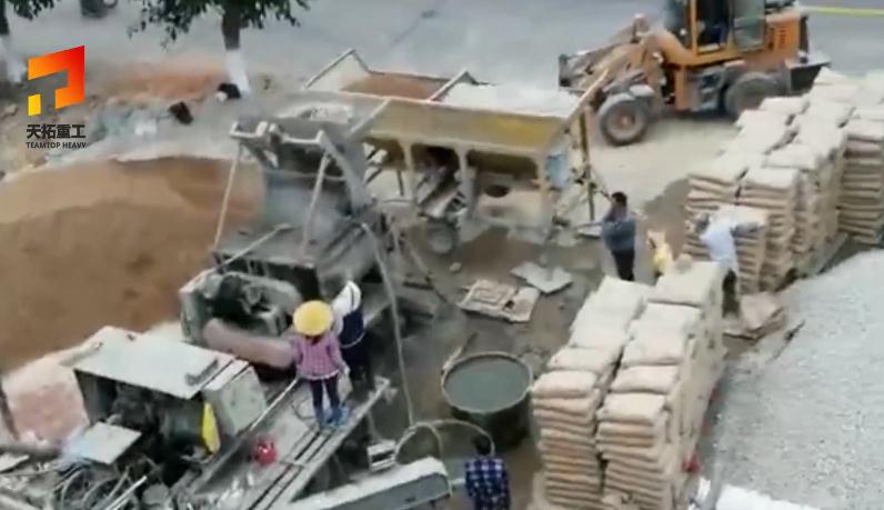 泵车在现场进行泵送施工的时候，同样要遵守道交法