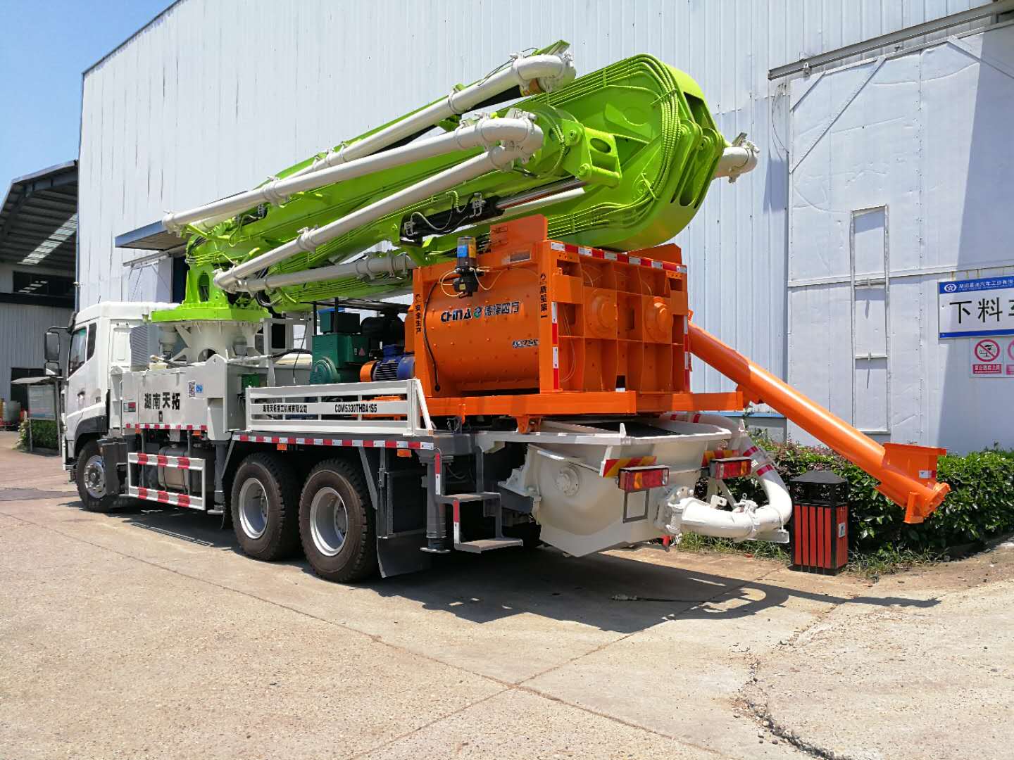 小型混凝土泵车怎么选,不如来电咨询