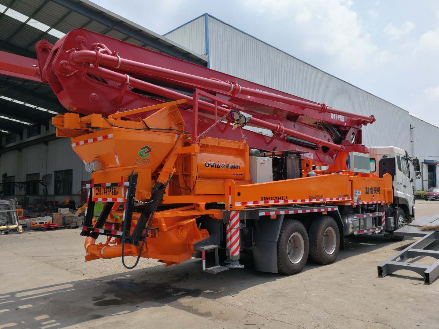 混凝土搅拌泵车，浇筑施工队都知道，您还在犹豫？